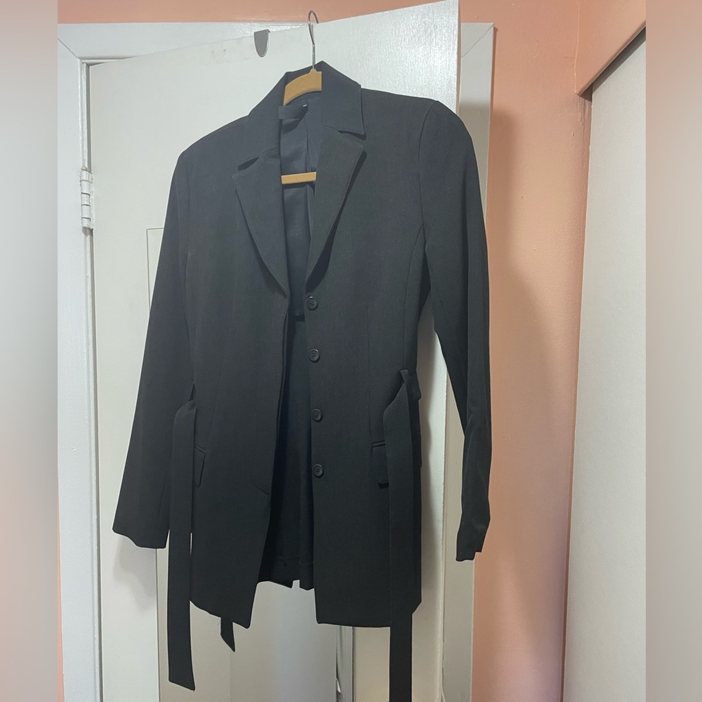 Landry by Shelli Segal Black 5 button Blazer with Belt